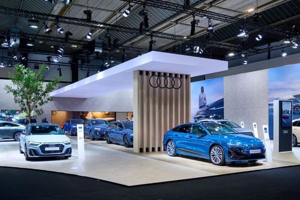 Audi design stand at the Brussels Auto Show, with custom trade show stand, trade show stand layout and exhibition stand design.